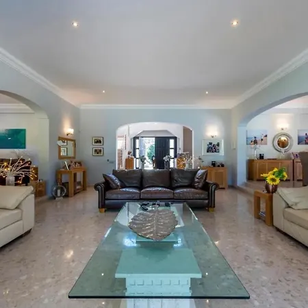 In Quinta Do With Golf Views * Almancil