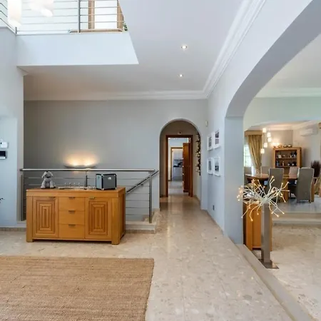 In Quinta Do With Golf Views Holiday home *